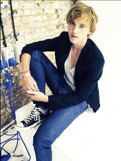 25978723 - x - Tom Felton - x