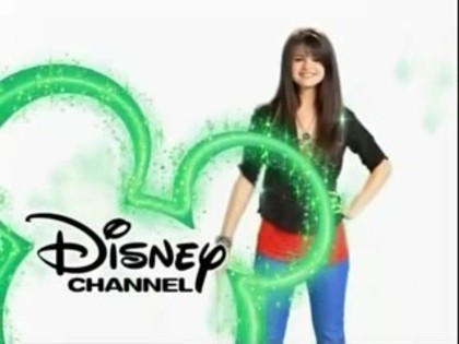 Selena-disney-intro-selena-gomez-20131346-320-240