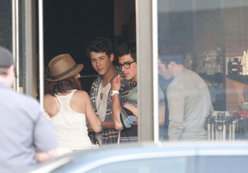 normal_11 - JB-out on the set of JONAS 3