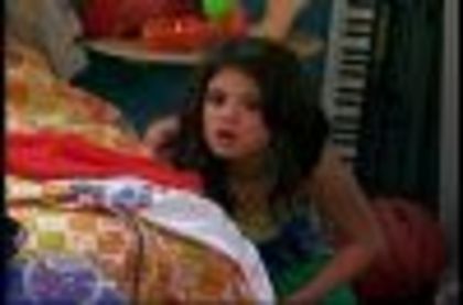 selena gomez in the suite life on deck (22)
