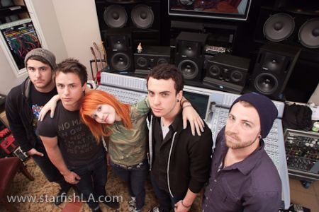 Paramore-pictures-paramore-10244765-450-300