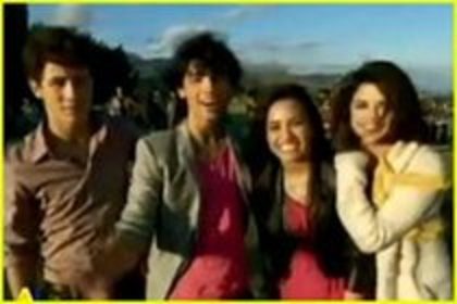16531840_SGDPCXDKQ - Miley Cyrus Jonas Brother s Video Shoot video or send it on demi lovato