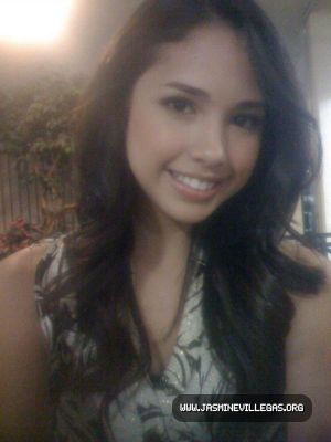 Jasmine Villegas Personal Photos (27)