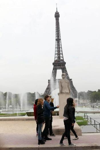 Filming LOL in Paris. xD (1)