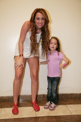 Meeting Fans Backstage in Panama City (01) - x - MeetingFans - x