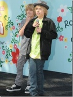QCXCEGAHFLGQCHLPICQ - Dylan  Sprouse  and  Cole  Sprouse