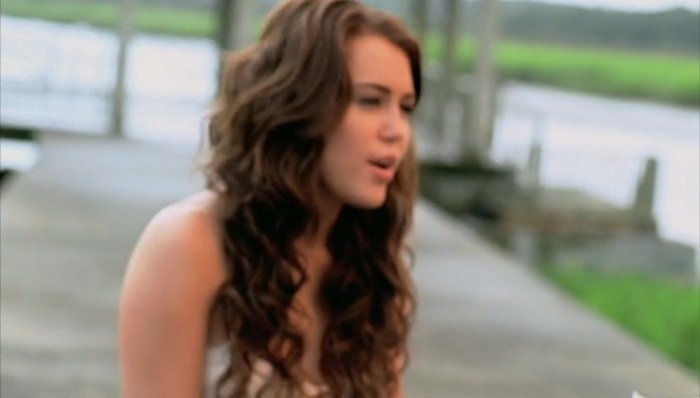 Miley Cyrus When I Look At You  screencaptures 02 (5)
