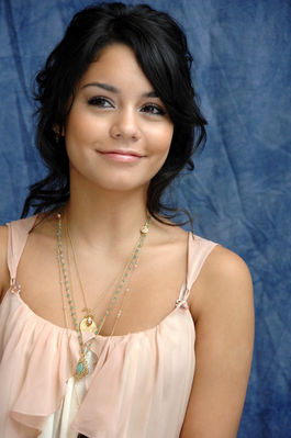 Vanessa-Hudgens-vanessa-anne-hudgens-207344_265_399