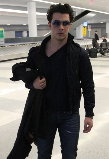 normal_KevinJFK0311HQ-005 - Kevin-arriving at JFK airport