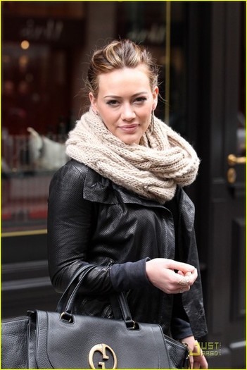 hilaryduffscarf03