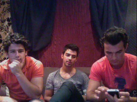 Jonas Brothers Live Chat (38)