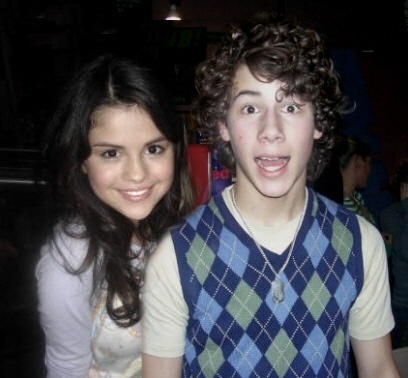 2 - Club Selena Gomez and Nick Jonas