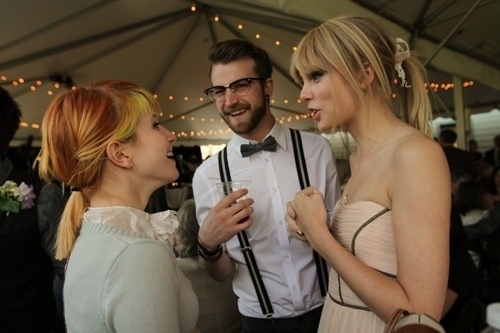 Josh-and-Jenna-s-Wedding-paramore-11344015-500-333