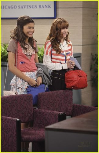 normal_bella-thorne-zendaya-spaghetti-13