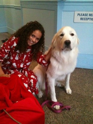Wanna see a pic of my beautiful co-star in my new movie? - On the set of The Search for Santa Paws