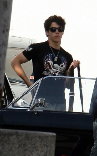 normal_nick-jonas-032010-8 - Nick-Out at a Studio in Los Angeles