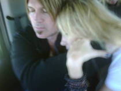 with daddy :X hug >:D< so sweet :)