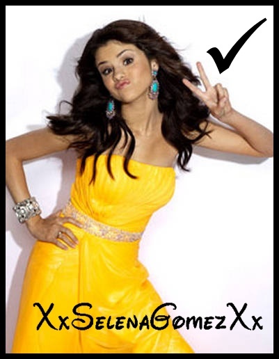 selena-gomez-seventeen-prom-9