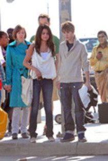 31454162_WFWWMQDNF - X Selena Gomez and Justin Bieber at the Santa Monica Pier