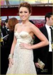 11998384_VPDURPPYC - x miley oscar 2010