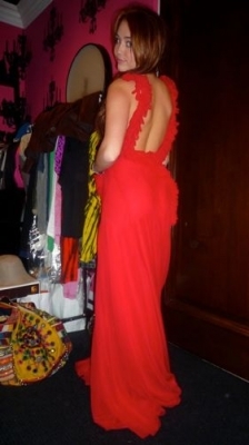 With Red Dress - I Will Dlt Bad Comments