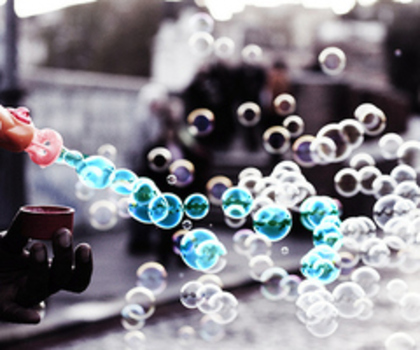 blue-bubbles-color-soap-bubbles-soap.-air-Favim.com-71000_thumb