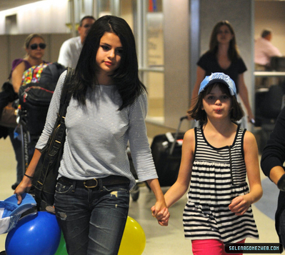 normal_selena-gomez-022