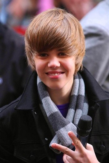 Justin_Bieber_1267199075_3