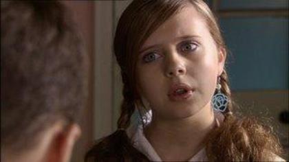 Bel_Powley_1245584006_4