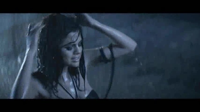 Selena Gomez & The Scene - A Year Without Rain 549