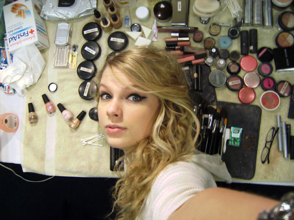 Taylor-Swift-sharpie-eyeliner