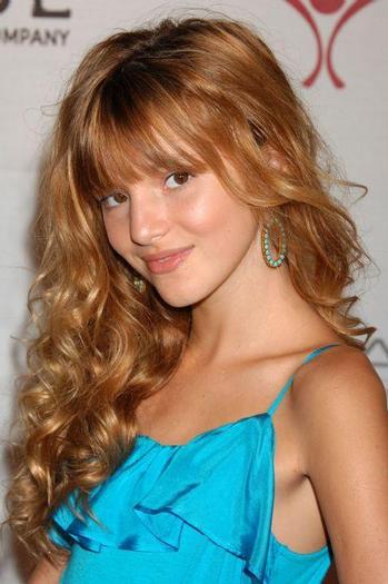 Bella_Thorne_1259504579_1