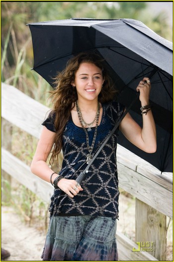 miley-cyrus-last-song-today-28