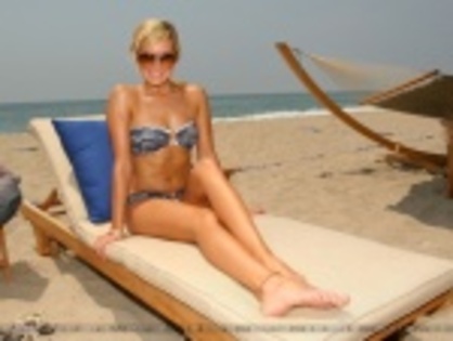 ashley_tisdale_ashley_tisdale_jdLb9mX_thumb - The beach
