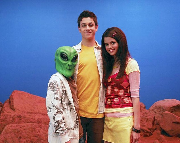 Wizards of Waverly Place_Backstage Pic 21