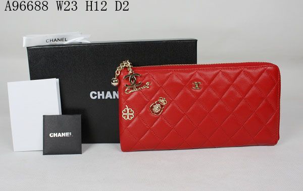 ?? 655 - Chanel wallets