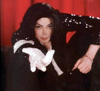 michael_jackson_glove_2005-03-30 - Michael Jackson