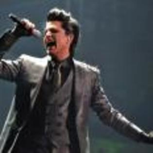 Adam_Lambert_1259622052_3