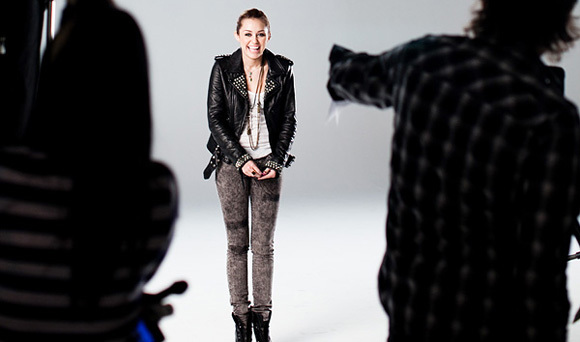 Miley-Cyrus_COM_MuchMusicVideoAwards_Photoshoot_02