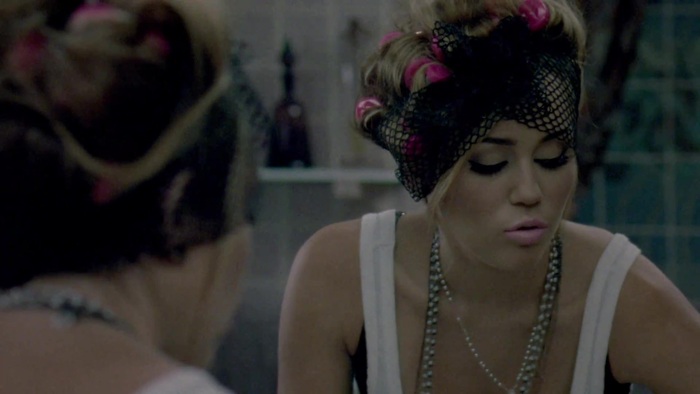 Miley Cyrus - Who Owns My Heart 0344