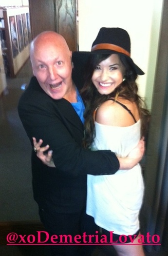 @ddlovato\'s twitpics 044 - l - New photos - l