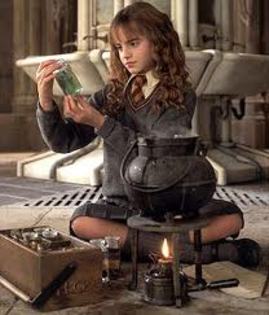 imagesCA8TRL4N - Hermione Granger