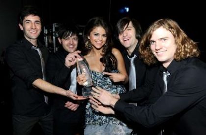 normal_004 - Selena Gomez Award Shows 2O11 January O5 People Choice s Awards