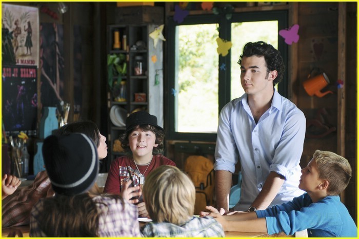 New-Camp-Rock-2-stills-camp-rock-2-13453668-700-467