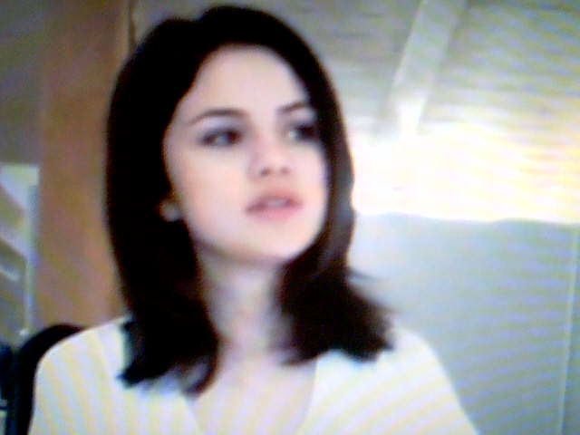 Selena Gomez Live Chat (58)