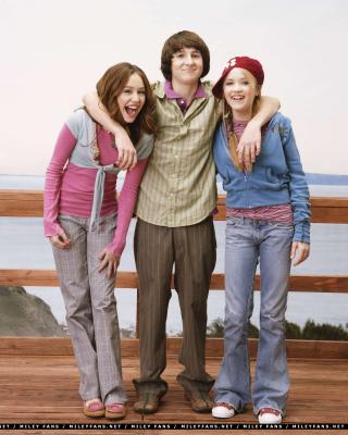 normal_hannahmontanastill_110