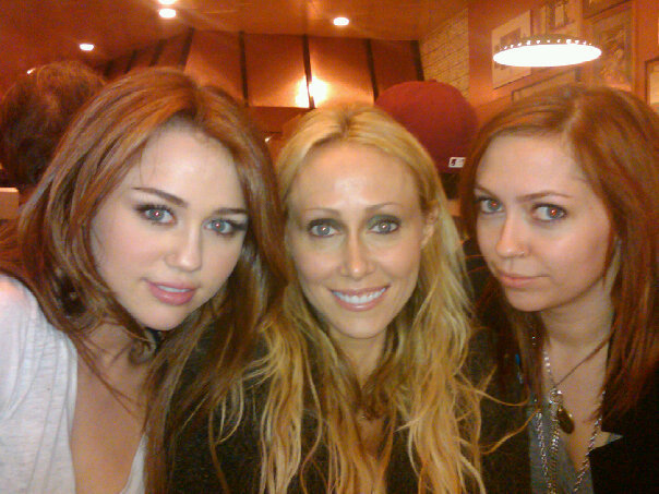 miley-cyrus-personal-pictures