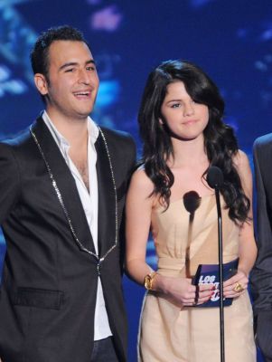 normal_016 - Selena Gomez Award Shows 2OO9 October 15 Latin America MTV Awards