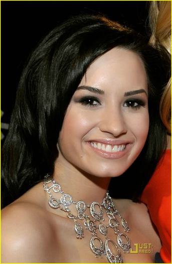 demi-lovato-people-choice-awards-38