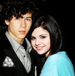 1 - Club Selena Gomez and Nick Jonas